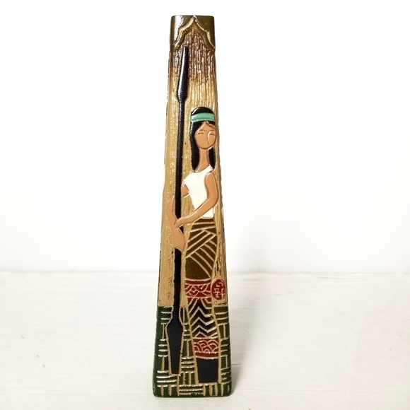 Vintage Rare Native Indian Vase  Pottery with Carved Navajo Woman on Each Side - Picture 5 of 8